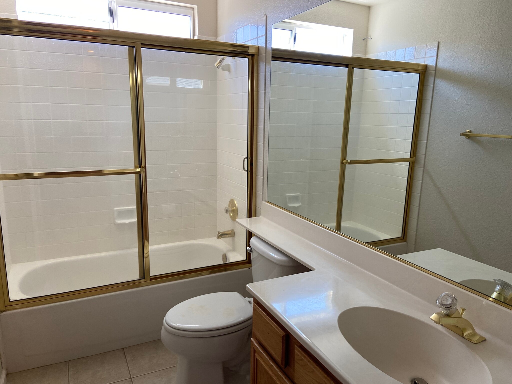 Building Photo - 3964 Glenview Terrace