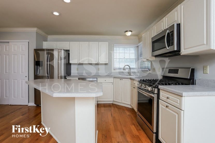 Building Photo - 16030 Surfview Ct