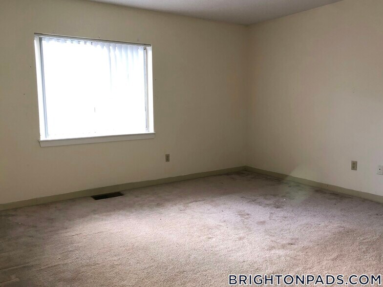 Building Photo - 148 N Beacon St