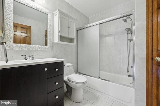 Building Photo - 153 Thoreau Dr