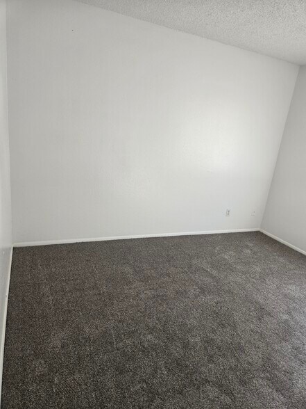 Building Photo - 2841 Wheelwright Dr