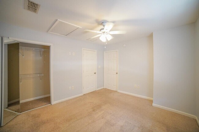 Building Photo - 741 White Dr