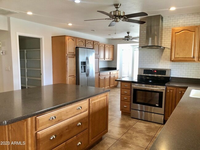 Building Photo - 6711 E Aire Libre Ln