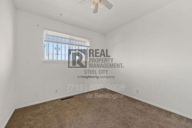 Building Photo - 3211 Fairfield Ln