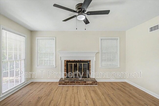 Building Photo - 102 Juniper Cir