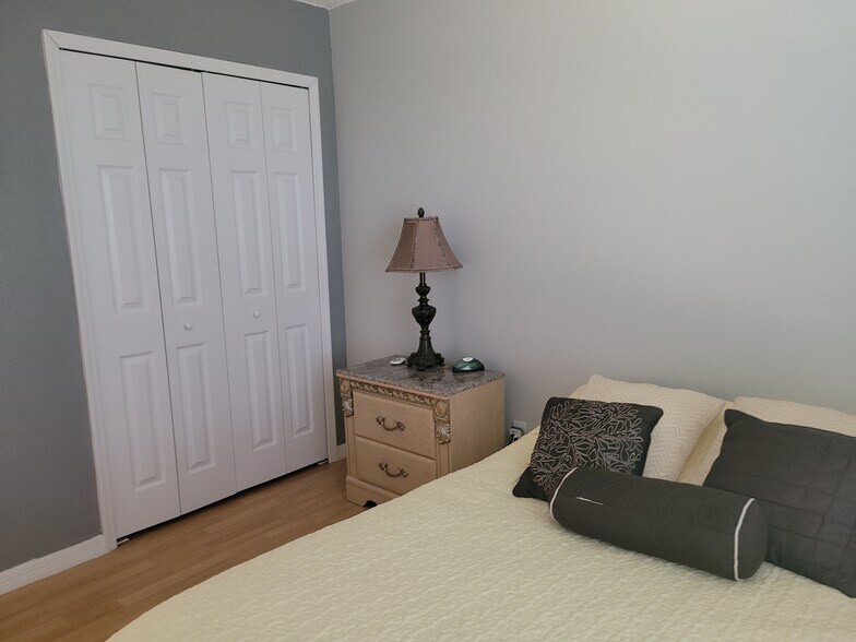 2nd room for rent - 106 Woodbury Pines Cir