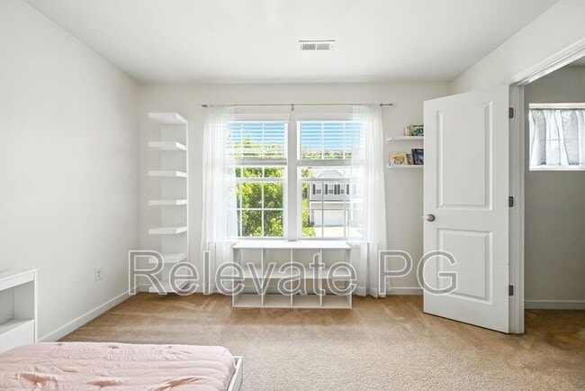 Building Photo - 11200 Blunts Bluff Ct