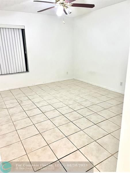 Building Photo - 9920 NW 68th Pl