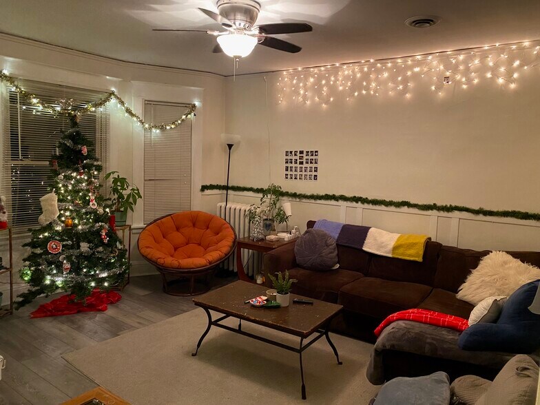 Building Photo - 741 Myrtle Ave