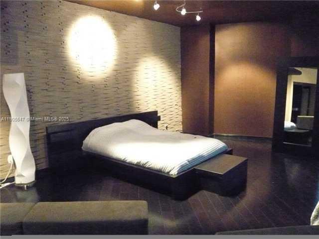 Building Photo - 690 SW 1st Ct