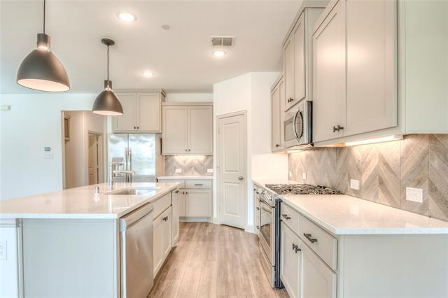 Building Photo - 8603 Dynasty Ln