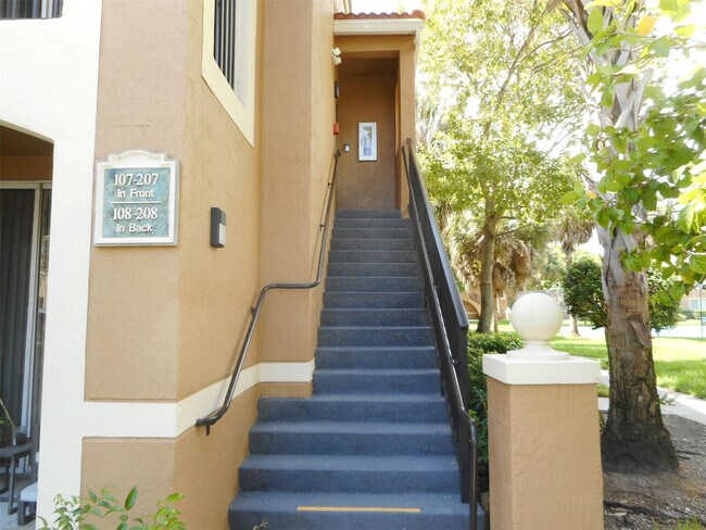 Building Photo - 7970 N Nob Hill Rd