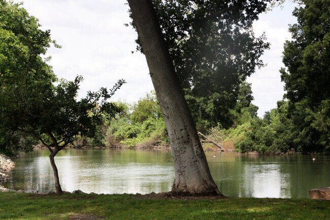 Building Photo - 1042 Awani Dr