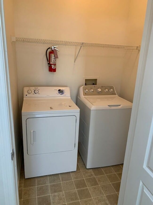 Building Photo - Condo for rent