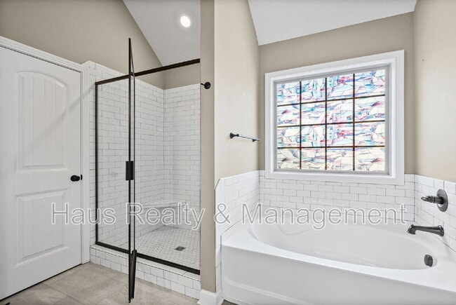 Building Photo - 415 Glenstone Springs Dr