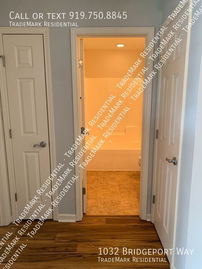 Building Photo - 1032 Bridgeport Way