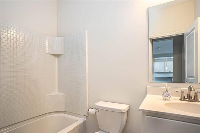 Building Photo - 138 Avery Lndg Wy