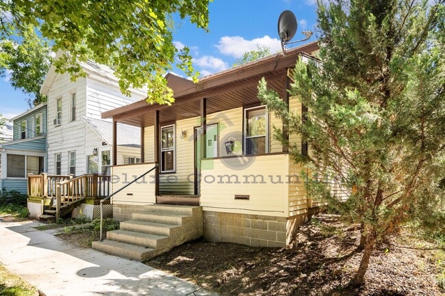 Building Photo - 62 Quimby St NE