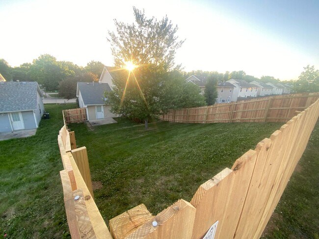 Building Photo - 2112-2114 Arlene Dr