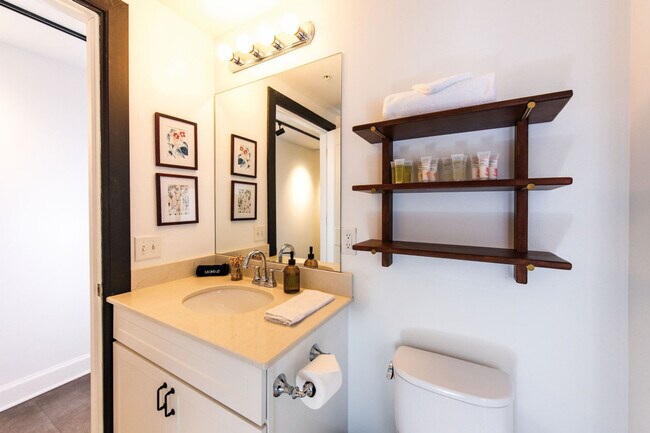 Building Photo - 758 N Broadway