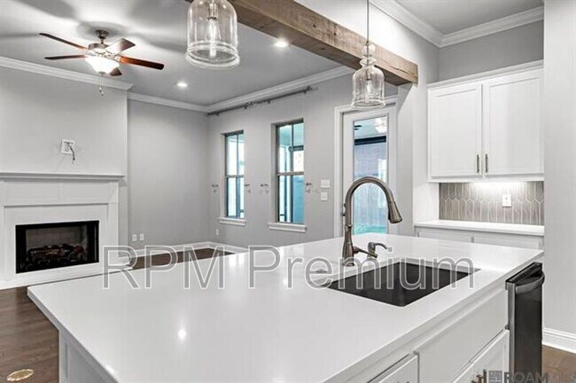 Building Photo - 3673 Spanish Trail