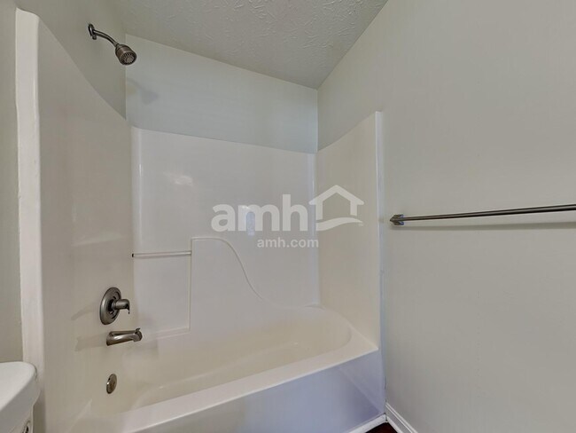 Building Photo - 2238 Antoinette Way