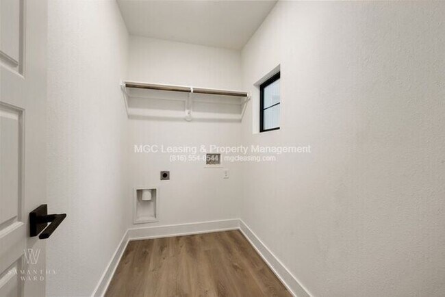 Building Photo - Highly sought after Ayden Place Duplexes with a 2-Car Garage in Kansas City!