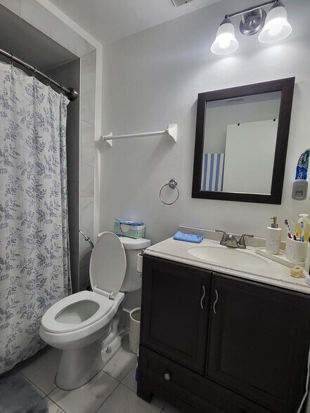 Building Photo - 7400 W 20th Ave