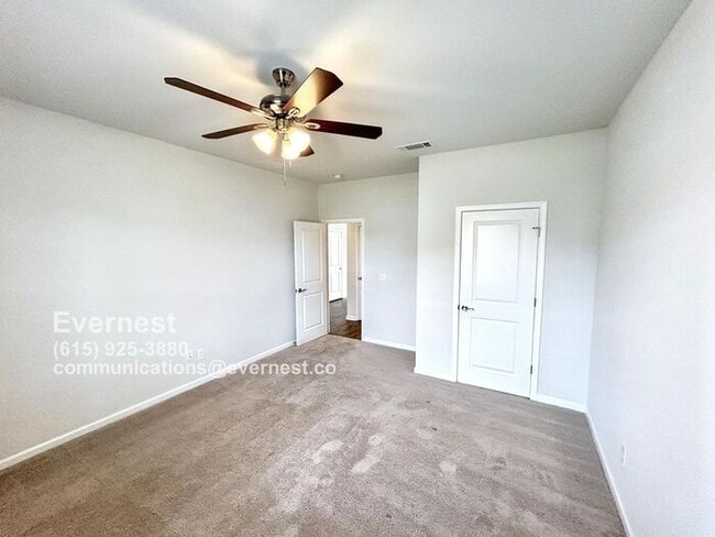 Building Photo - Spacious and Beautiful 5-Bedroom Home / Av...
