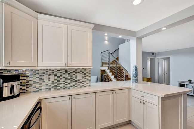 Building Photo - 205 Mainsail Cir