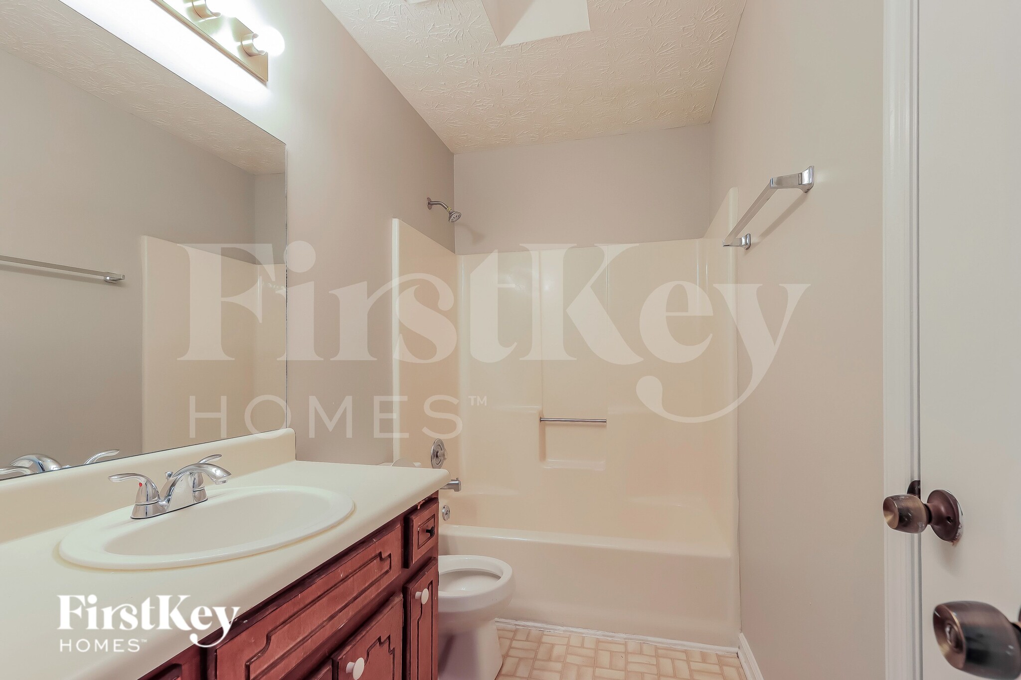 Building Photo - 10270 Misty Ridge Dr