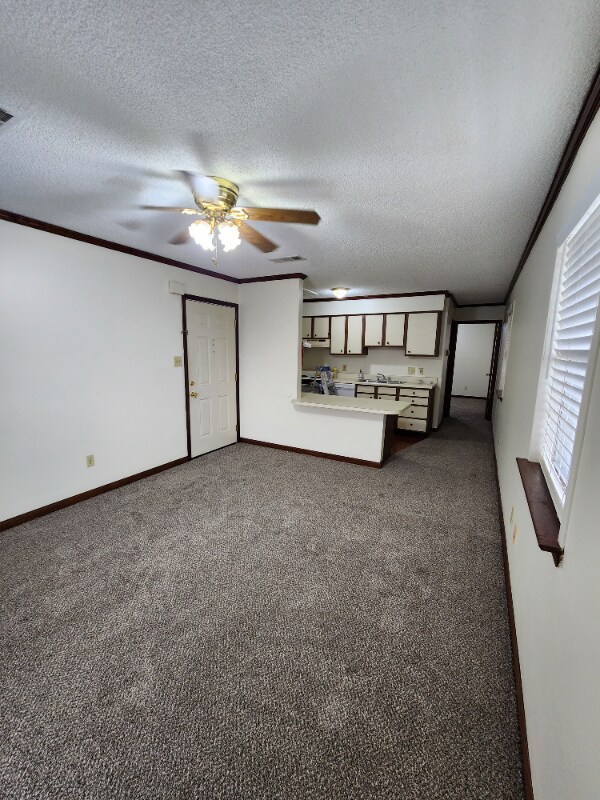 Building Photo - 4780 Pontchartrain Dr