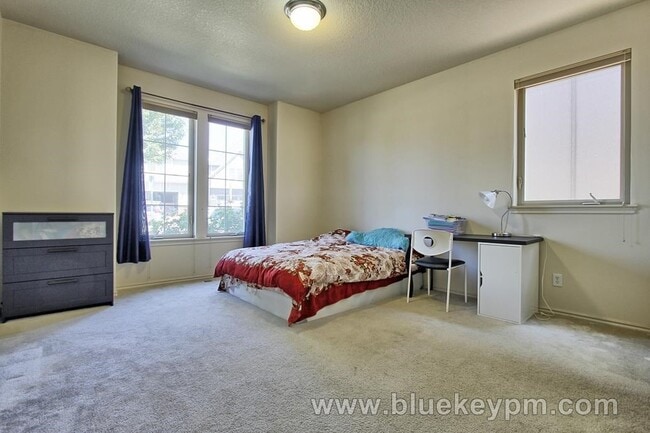 Building Photo - North Bethany Home, 4 Bed 2.5 Bath near PCC Rock Creek and Springville Elem School