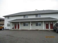 Building Photo - 1057 Lookingglass Rd