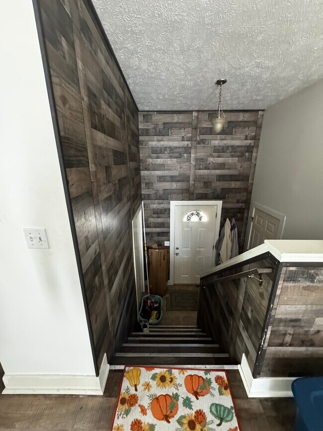 Custom wooden panels in main entry way - 963 Sagewood Ct