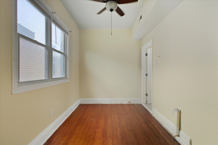 Building Photo - 3107 N Bernard St