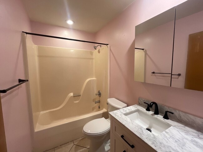 Building Photo - Sit Back, Relax. Your New home Awaits.