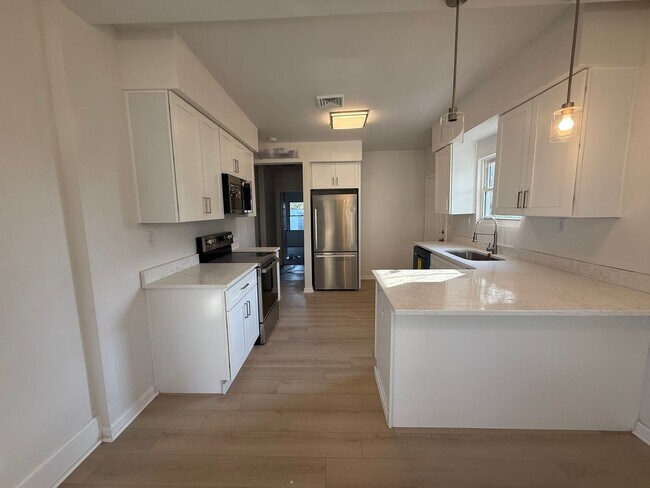 Building Photo - Single Family For Rent In Hampton