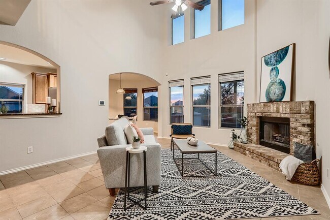 Building Photo - 1813 Paseo Verde Dr