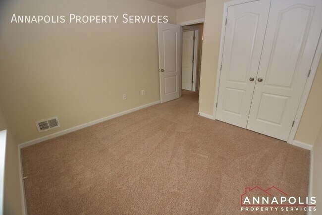 Building Photo - 717 Millhouse Dr
