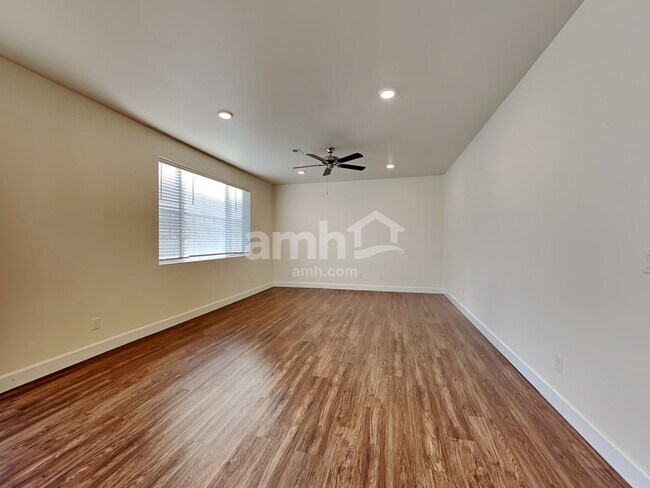 Building Photo - 19215 15th Ave Ct E