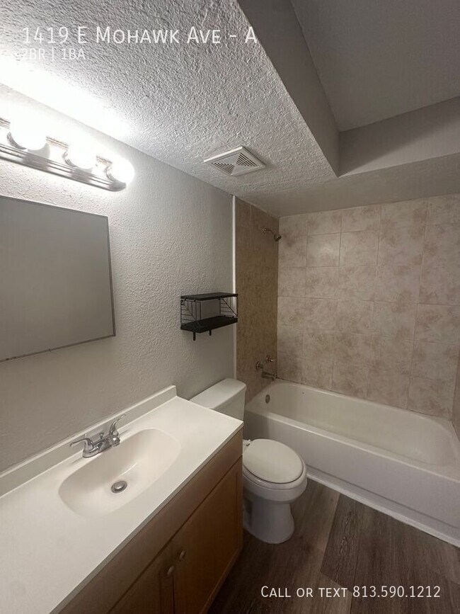 Building Photo - 1419 E Mohawk Ave