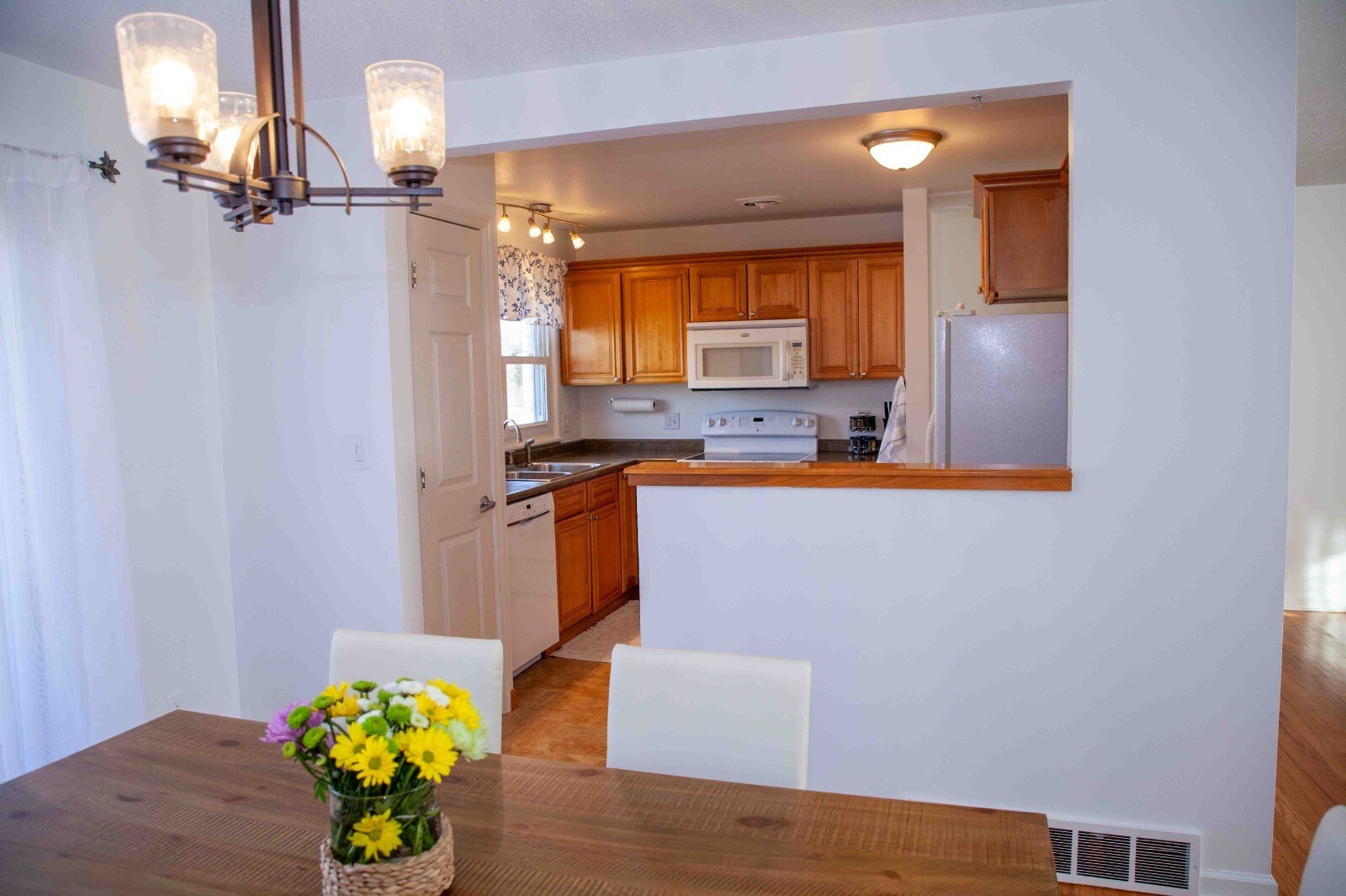 Building Photo - 6738 Red Fox Rd