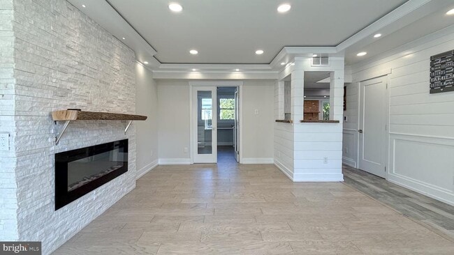 Building Photo - 10 Cedarbrook Dr