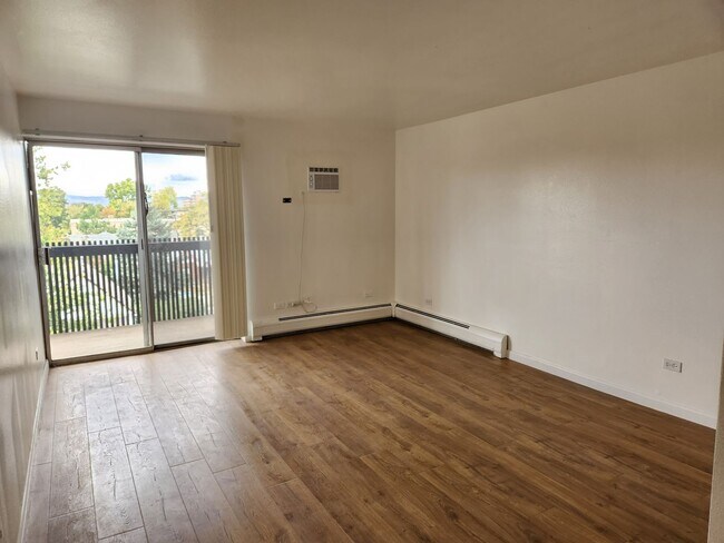 Building Photo - 65 Clarkson St