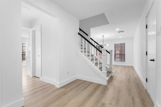 Building Photo - 14922 Waybridge Dr