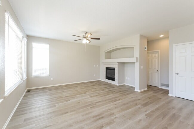 Building Photo - 549 S 17th Ave