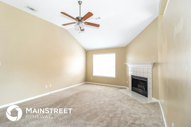 Building Photo - 3836 Clarion Dr