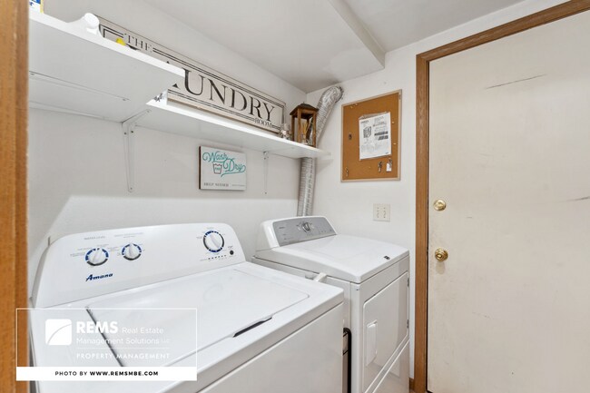 Building Photo - 815 Island Ct