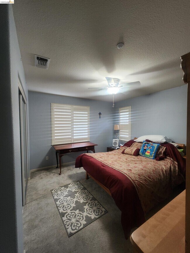 Building Photo - 1013 Meadow Brook Dr